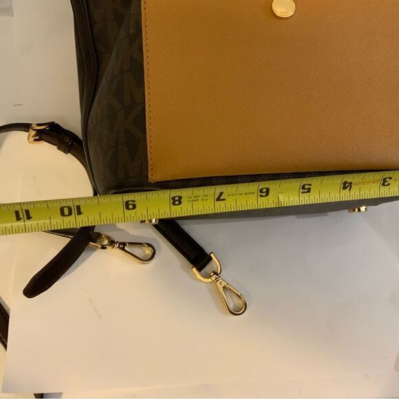 Michael Kors Greenwich Small Bucket Bag - Brown/Peanut crossbody shoulder bag - Picture 14 of 15